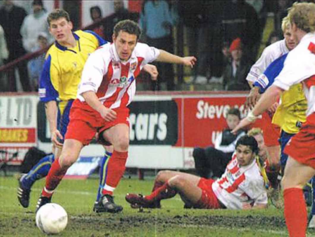 In need of an extra boost as we chased down the 2004-5 Nationwide Conference playoffs, Darryn Stamp came in towards the end of January 2005
