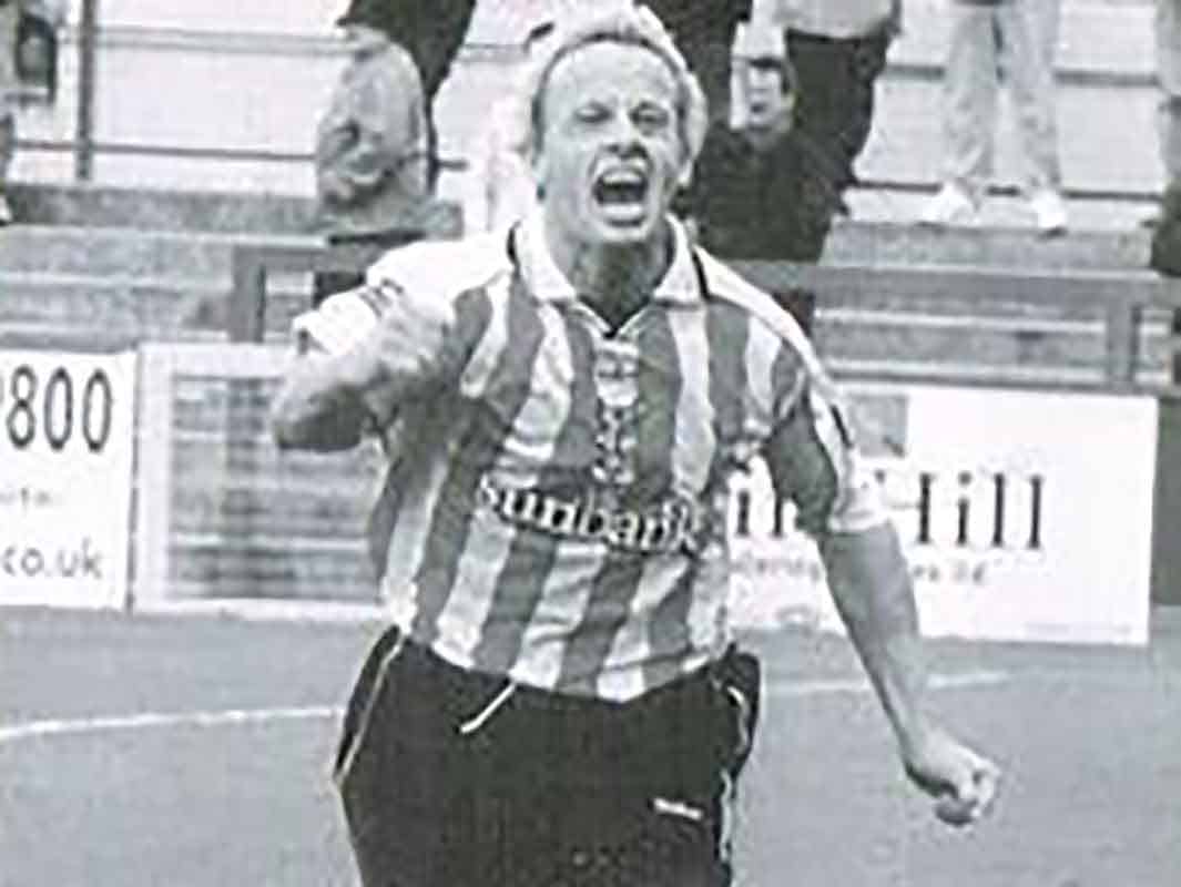 Dean Martin is a lad that we remember rather fondly; a tenacious midfielder signed by Richard Hill in 1999 and played two seasons for us. Ish...