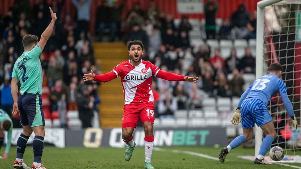 Has our downturn in form going into the business end of the 2023-4 season now ended our chances in the League One playoff race?
