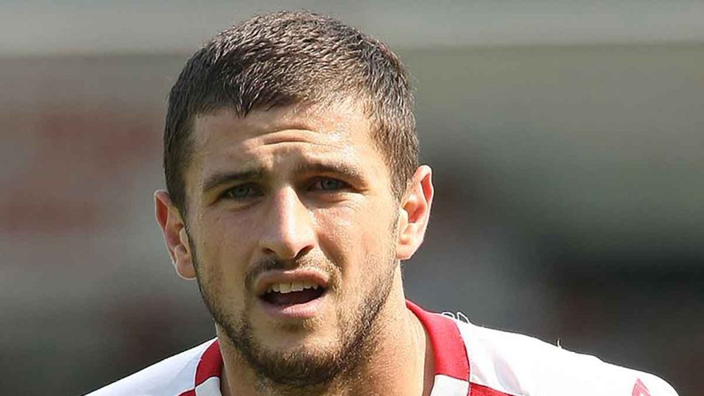 Mousinho returned to action after injury on 14 April 2012 at Yeovil Town; a 6-0 win that kickstarted a run of four wins in five to secure our place in the top seven
