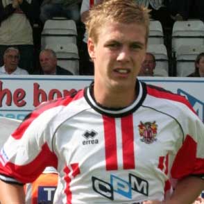 A late addition to the squad just before the start of the 2006-7 season, David Hicks was snapped up following an impressive pre-season campaign