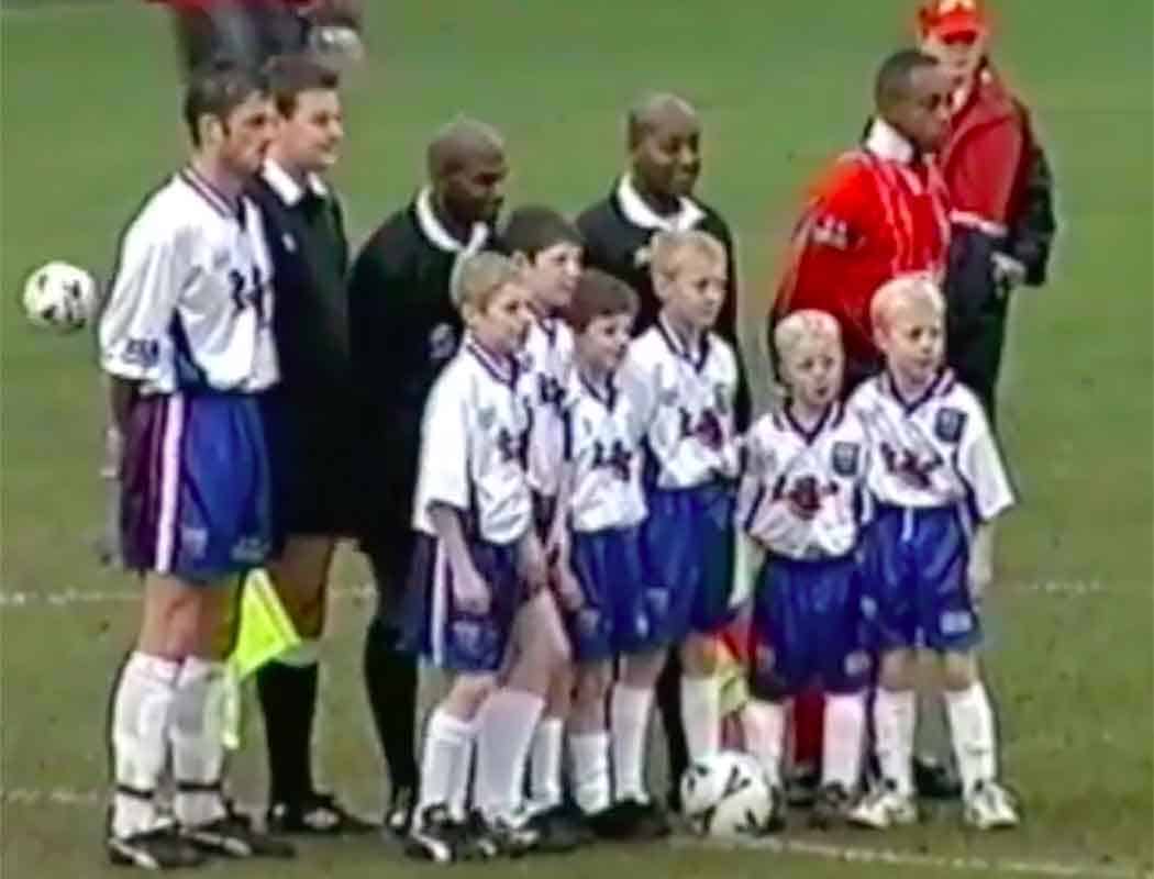 In front of nearly 6,000 spectators at Nene Park, Rushden & Diamonds 2-1 Stevenage Borough was a full-blooded, festive fight at Christmas 1999